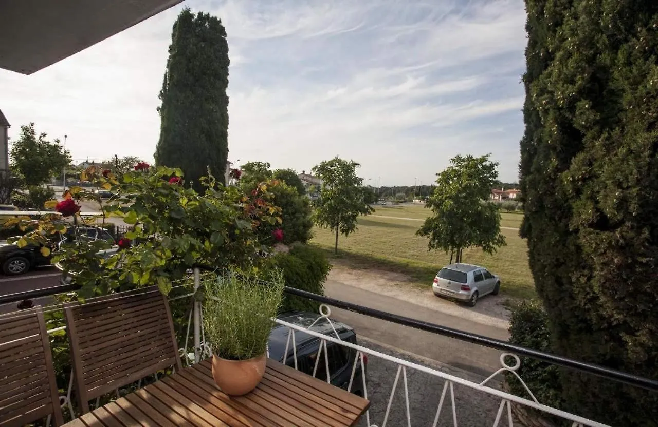 Apartments With A Parking Space Rovinj - 23505