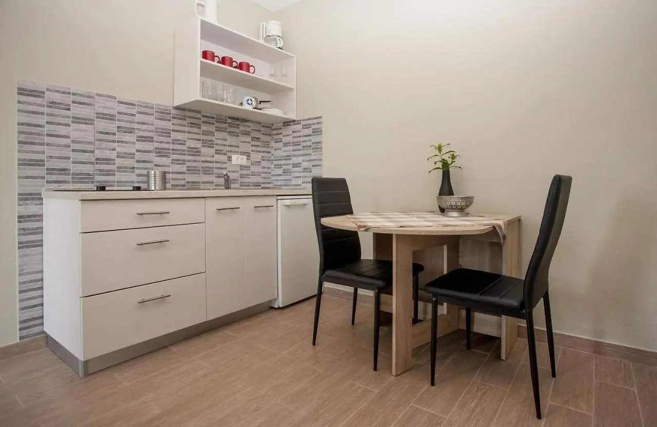 Apartments With A Parking Space Rovinj - 23505