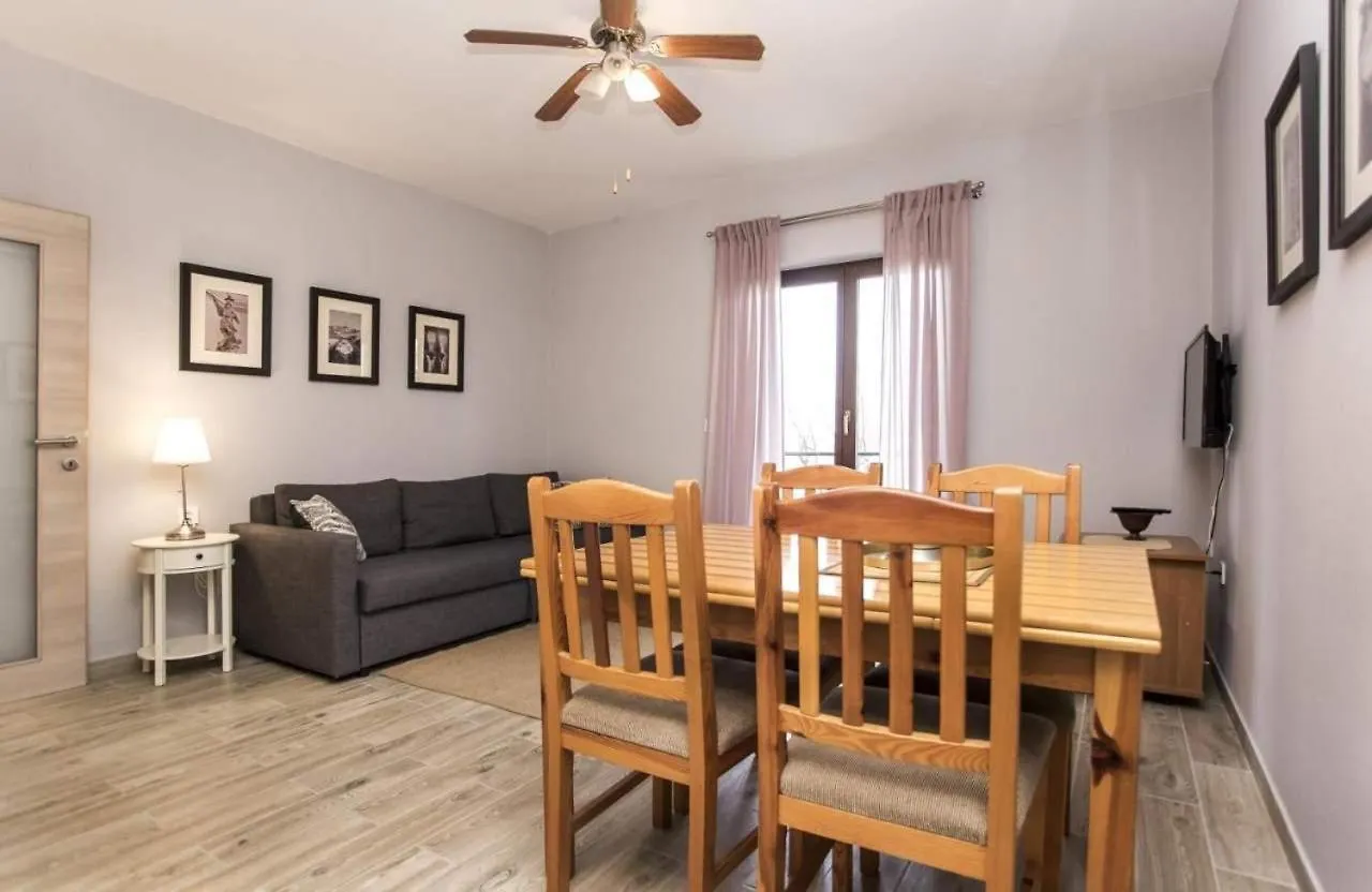 Apartments With A Parking Space Rovinj - 23505