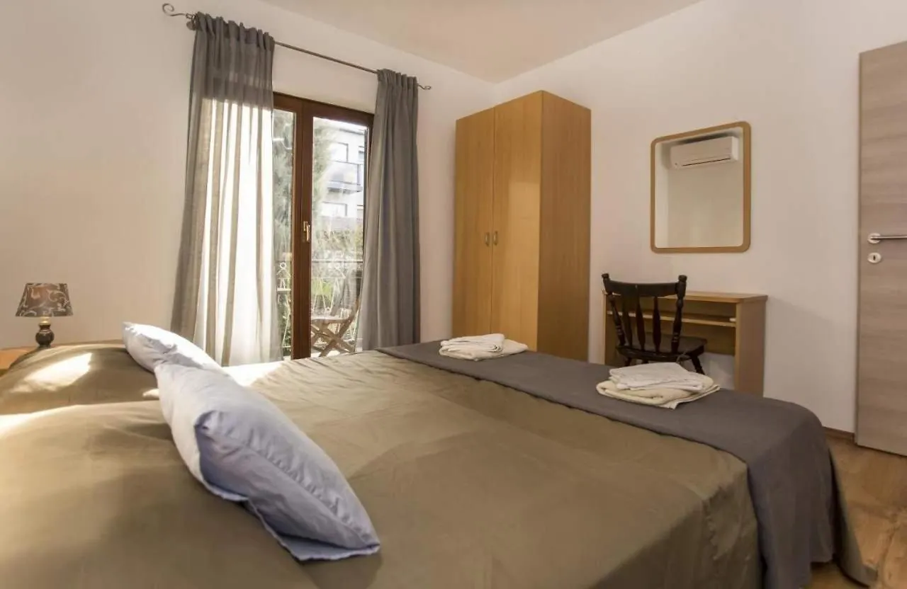 Apartments With A Parking Space Rovinj - 23505