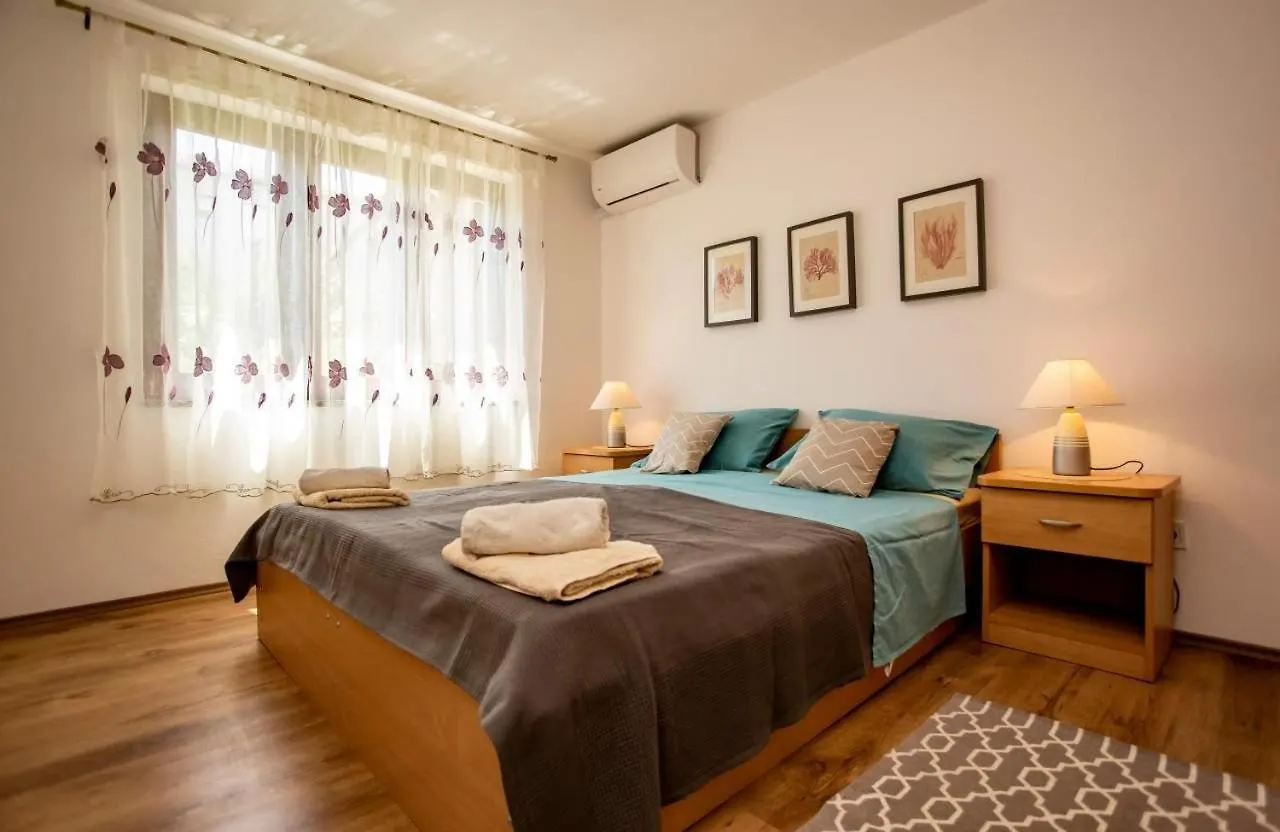 Apartments With A Parking Space Rovinj - 23505